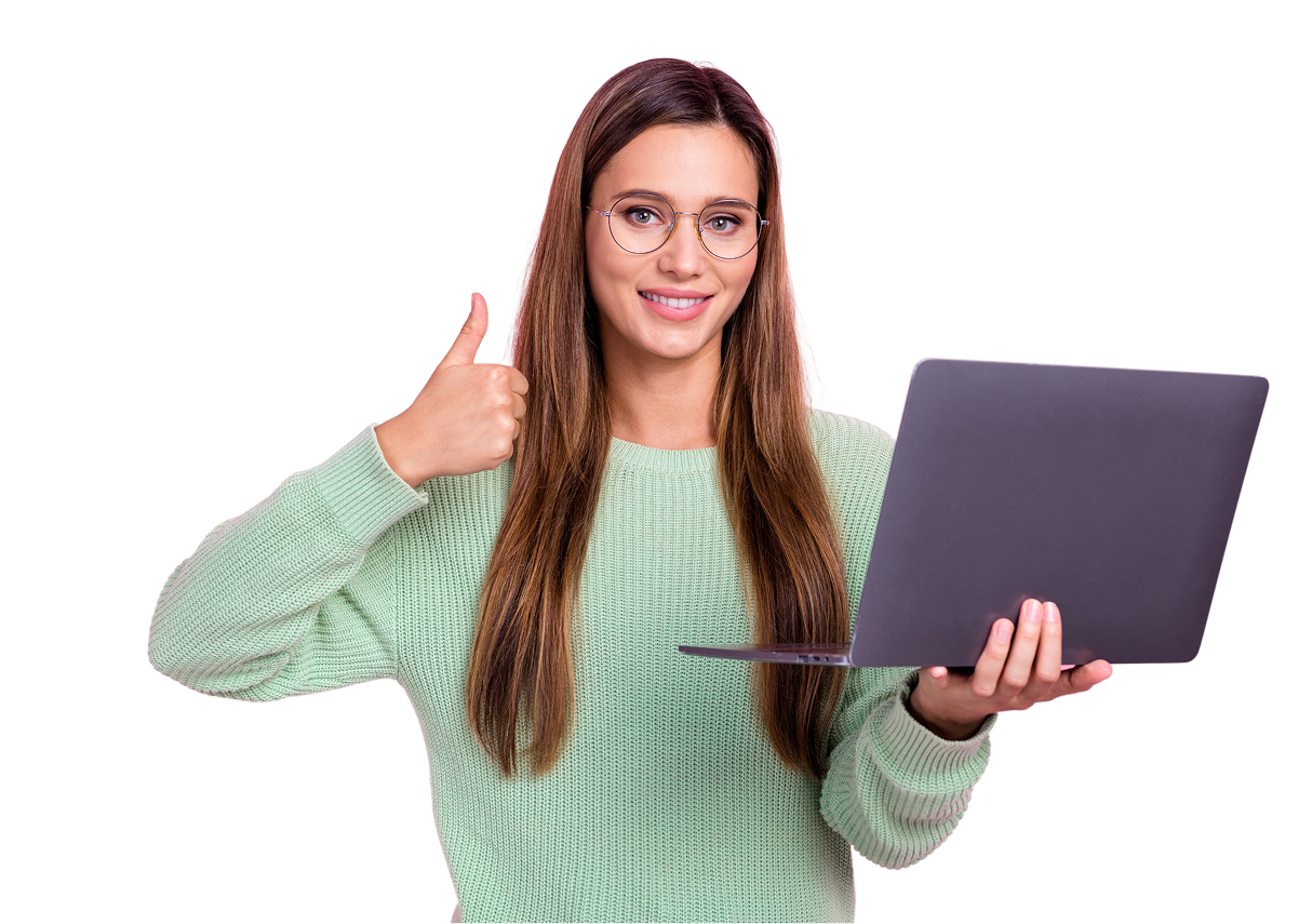 usmiechnieta kobieta z kciukiem do gory i laptopem w rece